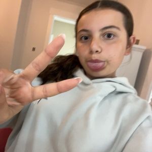 Meet your Posher, Selena